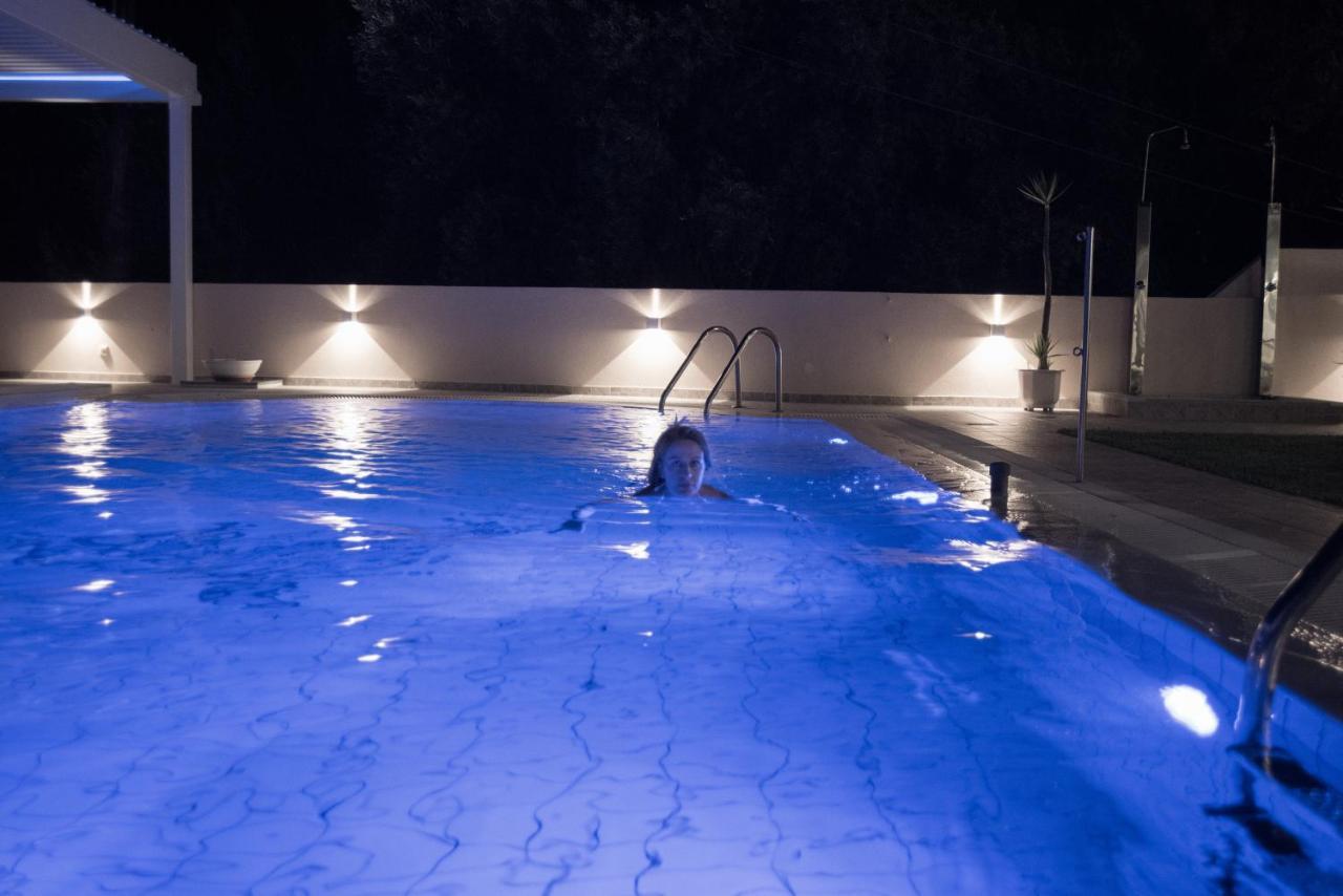 Oasis Hotel Perigiali Exteriér fotografie
