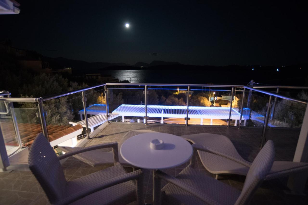 Oasis Hotel Perigiali Exteriér fotografie